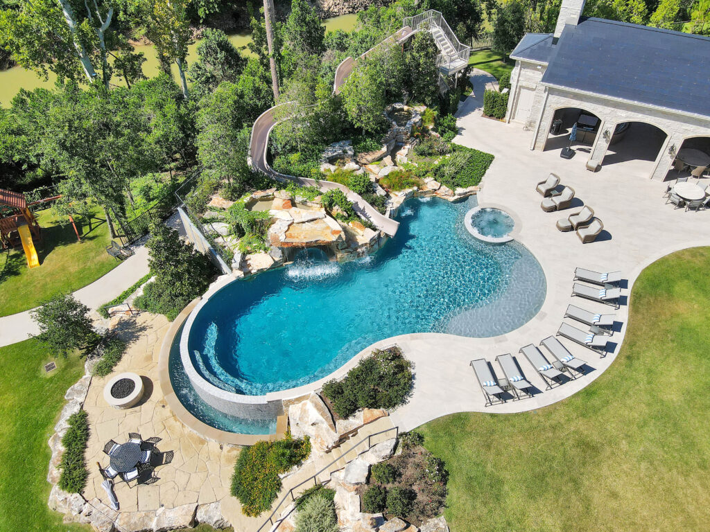 Houston High-end luxury pool built by one of the top Houston swimming pool contractors.